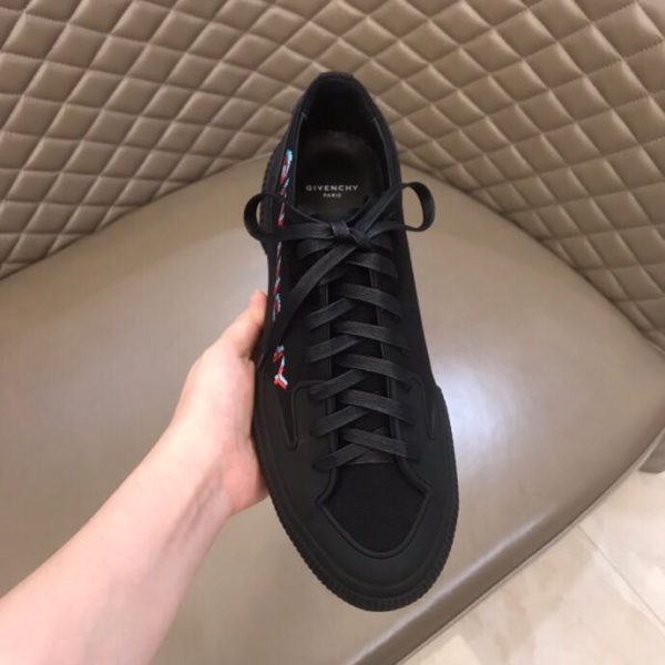 Givenchy Logo Print Low-Top Sneakers - Image 2