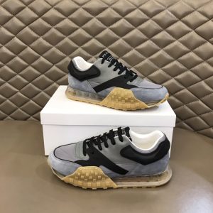 Givenchy Logo Print Low-Top Sneakers