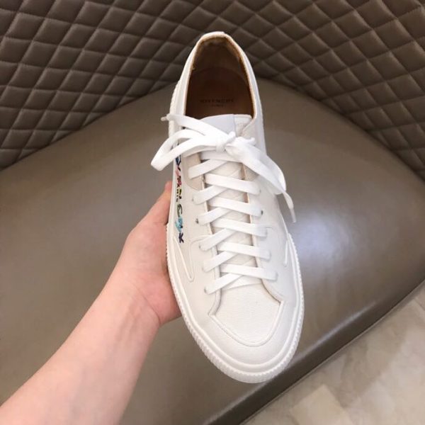 Givenchy Logo Print Low-Top Sneakers - Image 3