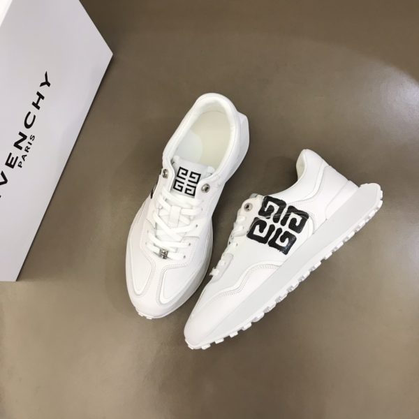 Givenchy Logo Print Low-Top Sneakers - Image 3