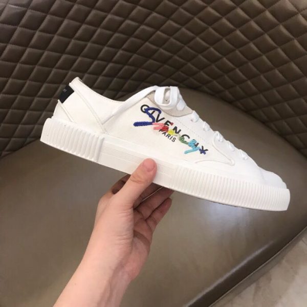 Givenchy Logo Print Low-Top Sneakers - Image 4