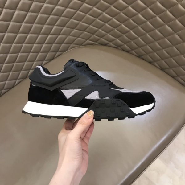 Givenchy Logo Print Low-Top Sneakers - Image 3