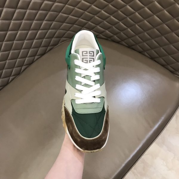 Givenchy Logo Print Low-Top Sneakers - Image 4