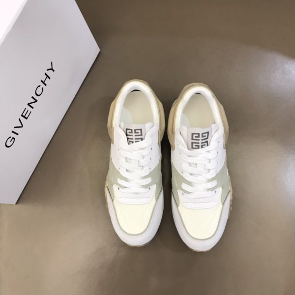 Givenchy Logo Print Low-Top Sneakers - Image 3
