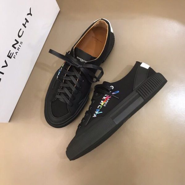 Givenchy Logo Print Low-Top Sneakers - Image 4