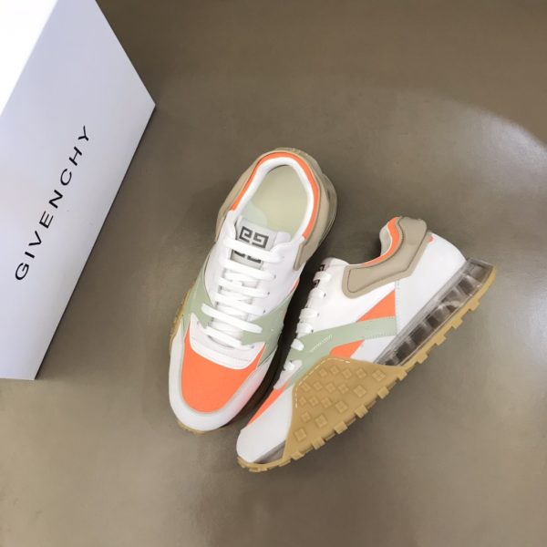Givenchy Logo Print Low-Top Sneakers - Image 4