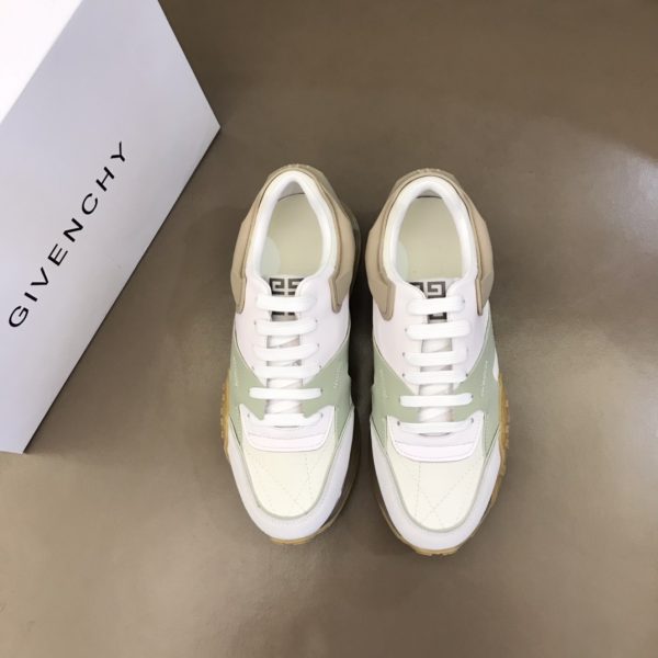 Givenchy Logo Print Low-Top Sneakers - Image 4