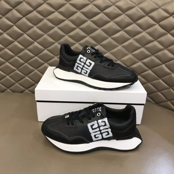 Givenchy Logo Print Low-Top Sneakers - Image 5