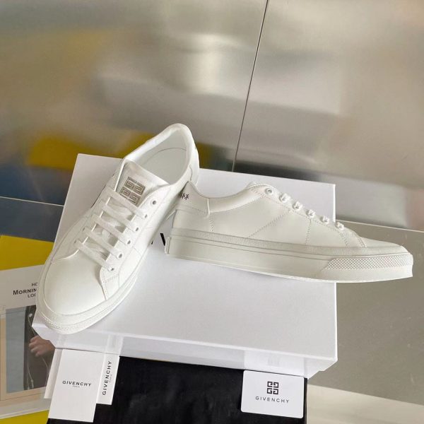 Givenchy Logo Print Low-Top Sneakers - Image 5