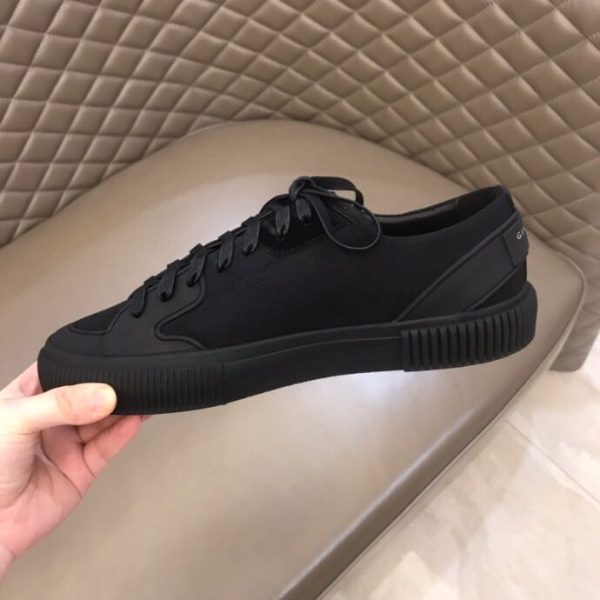 Givenchy Logo Print Low-Top Sneakers - Image 5