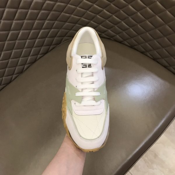 Givenchy Logo Print Low-Top Sneakers - Image 5