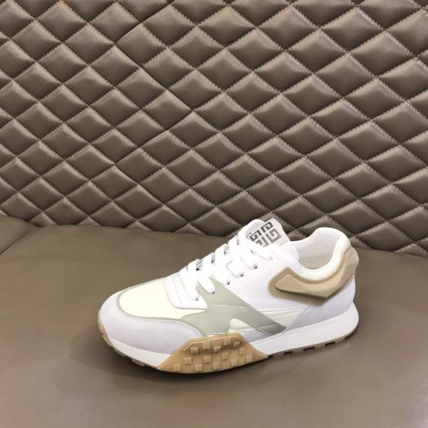 Givenchy Logo Print Low-Top Sneakers - Image 5