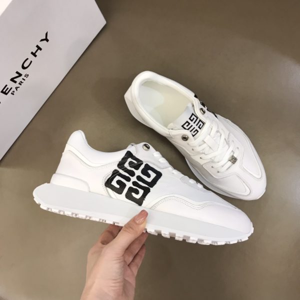 Givenchy Logo Print Low-Top Sneakers - Image 6