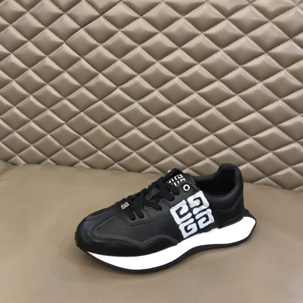 Givenchy Logo Print Low-Top Sneakers - Image 6