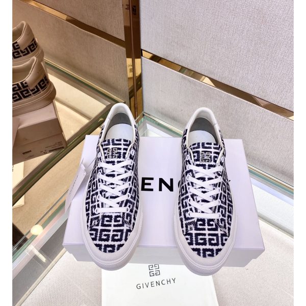 Givenchy Logo Print Low-Top Sneakers