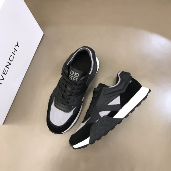 Givenchy Logo Print Low-Top Sneakers - Image 6