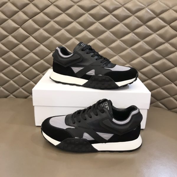 Givenchy Logo Print Low-Top Sneakers - Image 8