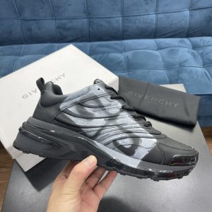Givenchy Logo Sneakers In Black