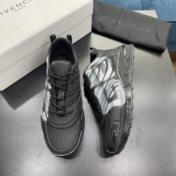 Givenchy Logo Sneakers In Black - Image 7