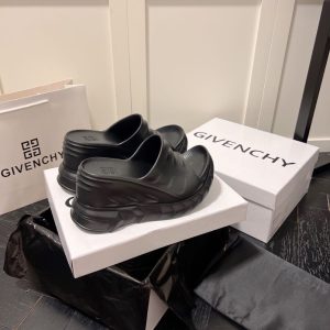 Givenchy Marshmallow Sandals In Rubber