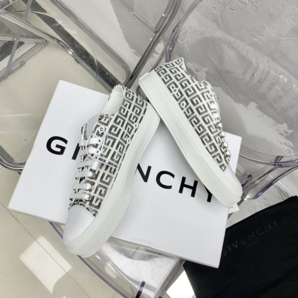 Givenchy Sneakers City Sport in 4G Raffia —Black/White - Image 4
