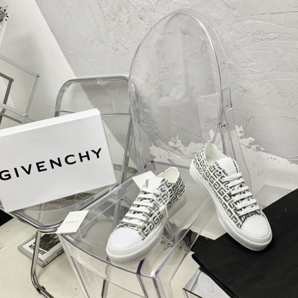 Givenchy Sneakers City Sport in 4G Raffia —Black/White - Image 7
