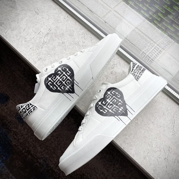 Givenchy Sneakers In Leather With Tag Effect 4G Print