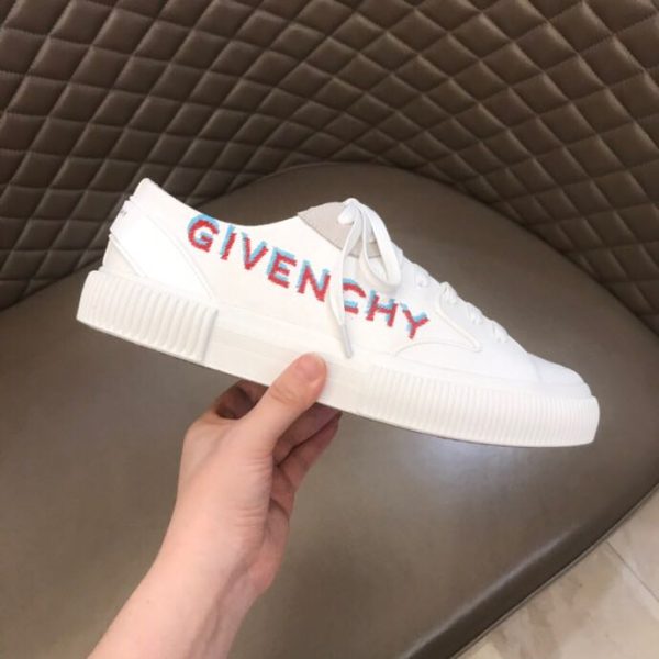 Givenchy Logo Print Low-Top Sneakers - Image 3