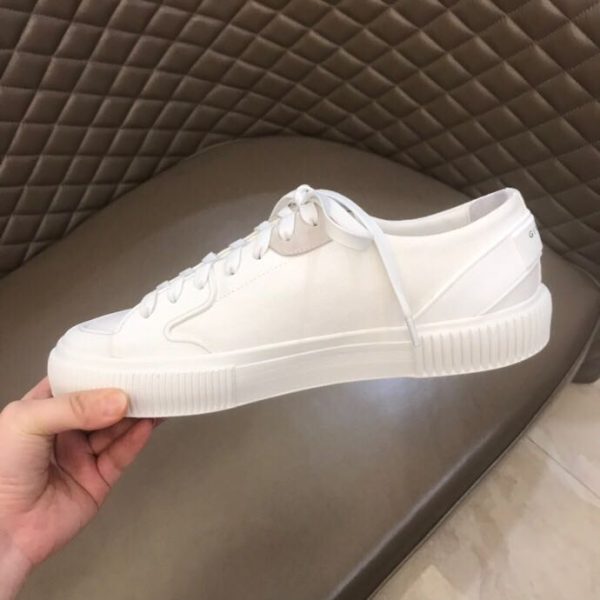 Givenchy Logo Print Low-Top Sneakers - Image 4