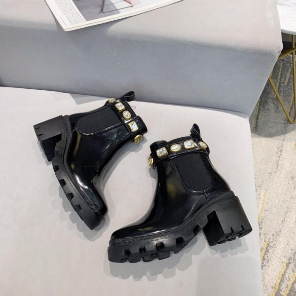 Gucci Leather Ankle Boot With Belt - Image 2