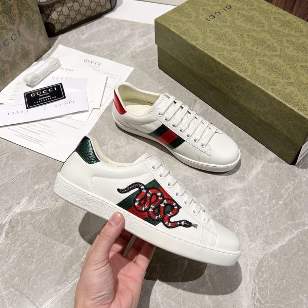 Gucci Snake Logo Basket Sneaker - Image 4
