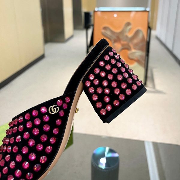 Gucci Women's Slide Sandal With Crystals - Image 3