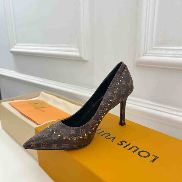 Louis Vuitton Signature Pump - Image 3