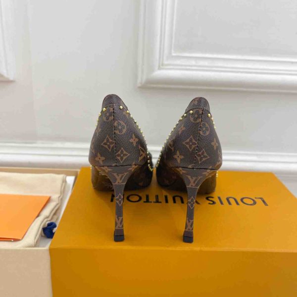 Louis Vuitton Signature Pump - Image 5