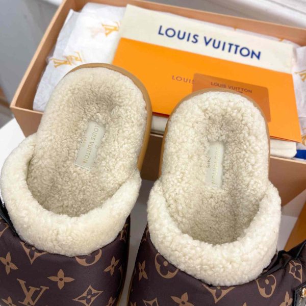 Louis Vuitton Slipper Pillow Flat Comfort Mule 1AAM41 - Image 6
