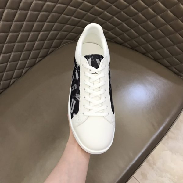 Louis Vuitton Low Top Sneaker - Image 2
