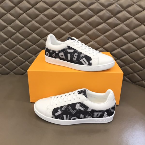 Louis Vuitton Low Top Sneaker - Image 4