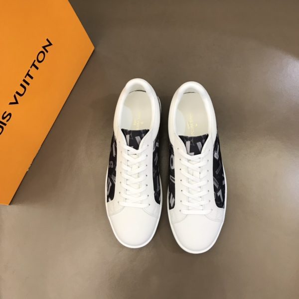 Louis Vuitton Low Top Sneaker - Image 5