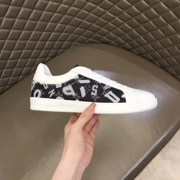 Louis Vuitton Low Top Sneaker - Image 6