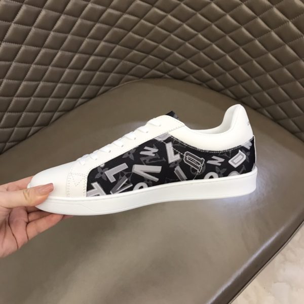 Louis Vuitton Low Top Sneaker - Image 7