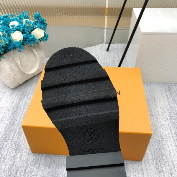 Louis Vuitton Lv Beaubourg Ankle Boot 1A94N6 - Image 2