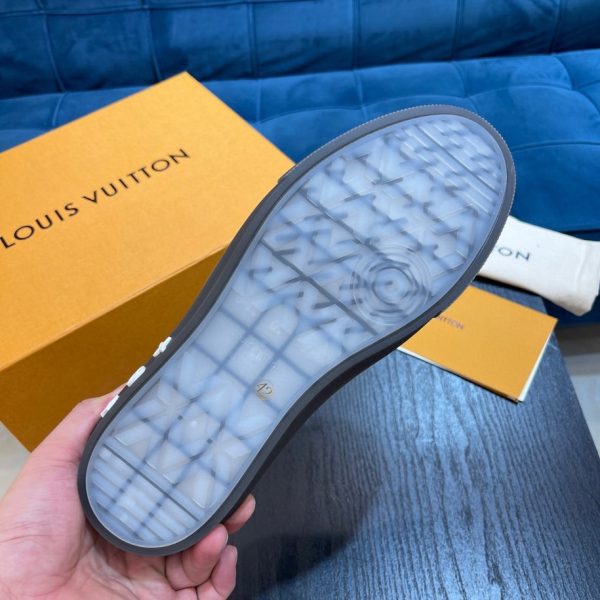 Louis Vuitton LV Ollie Sneaker 1A9YTQ - Image 2