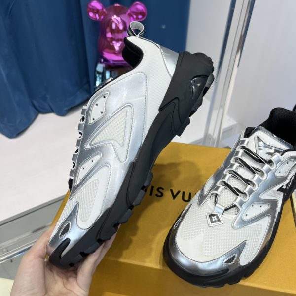Louis Vuitton LV Runner Tatic Sneaker 1AA784 - Image 8