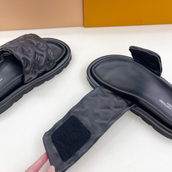 Louis Vuitton Pool Pillow Comfort Mule 1AABKM - Image 2