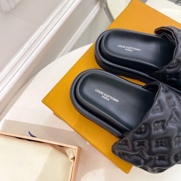 Louis Vuitton Pool Pillow Comfort Mule 1AABKM - Image 7