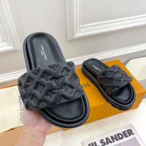 Louis Vuitton Pool Pillow Comfort Mule 1AABKM