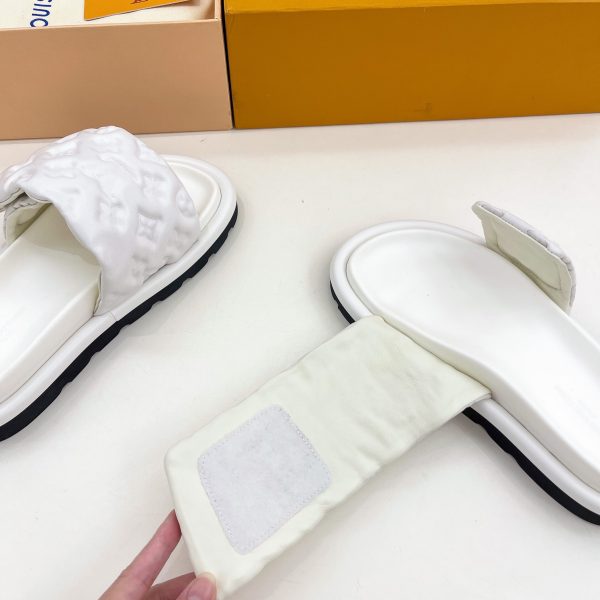 Louis Vuitton Pool Pillow Comfort Mule 1AABKV - Image 4
