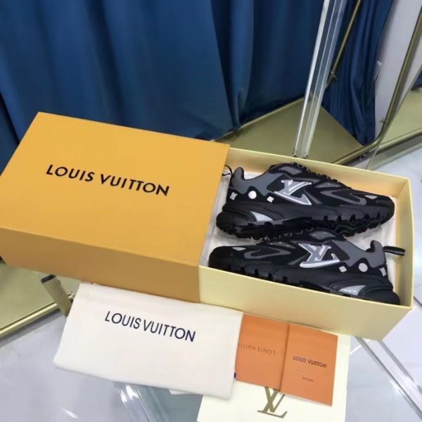 Louis Vuitton Runner Tatic Sneaker 1A9UNT - Image 3