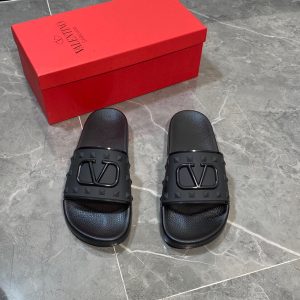 Valentino Garavani Summer V Logo Singature Sandal In Black