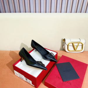 Valentino Vlogo Signature Calfskin Pump